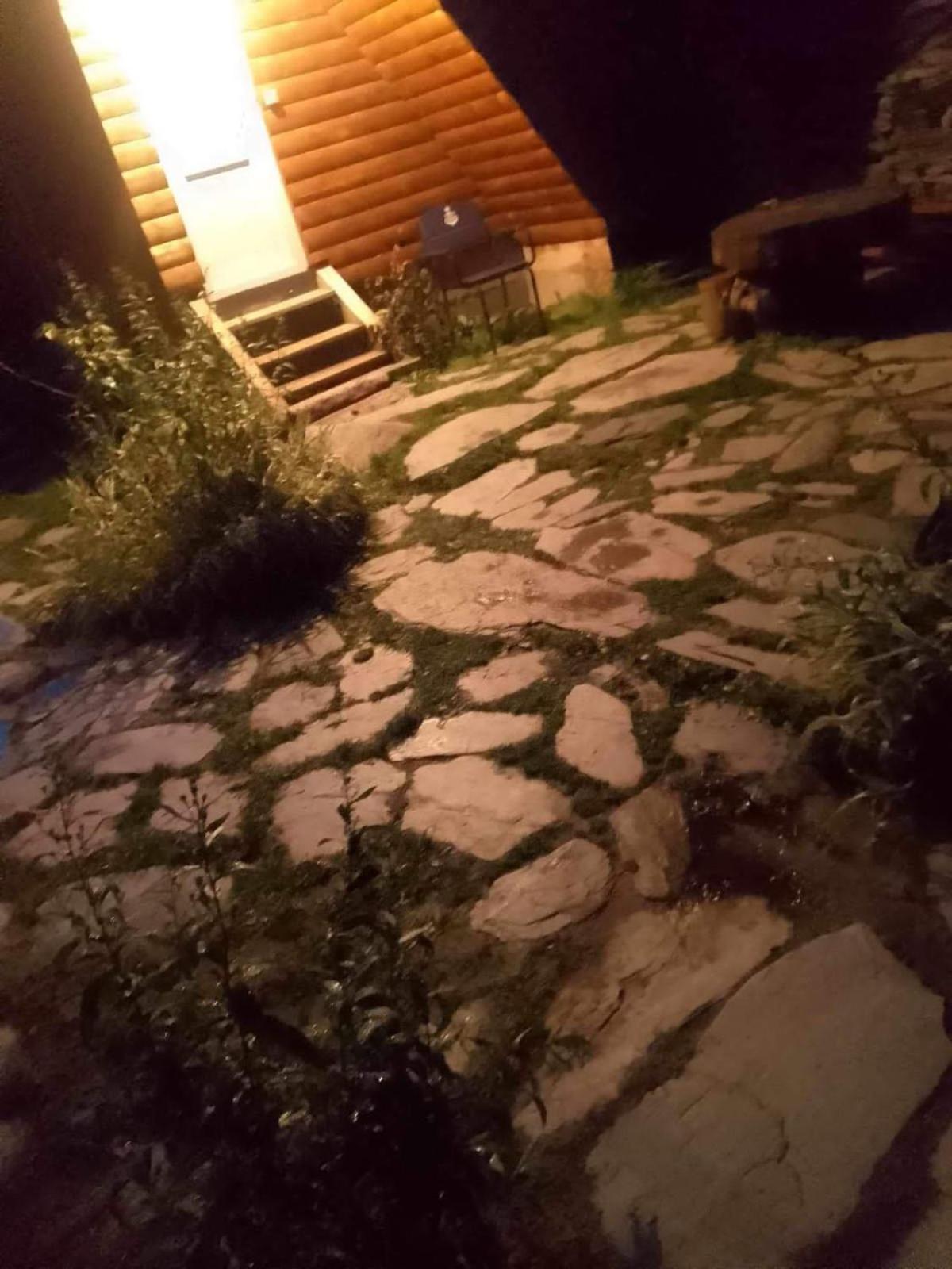 אושגולי Guesthouse Luka מראה חיצוני תמונה